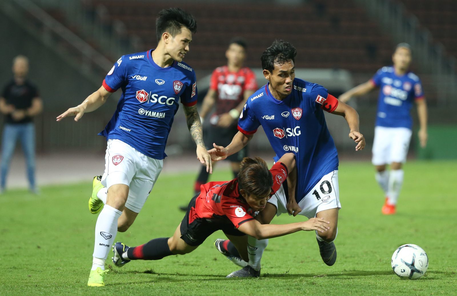 Bangkok United vs Muang Thong, 18h00 ngày 26/12: Đặng Văn Lâm chưa chắc có suất